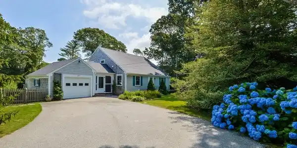 141 Pond View Dr