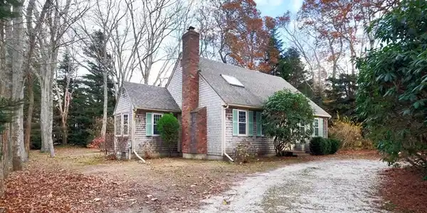 6 Hathorne Ln