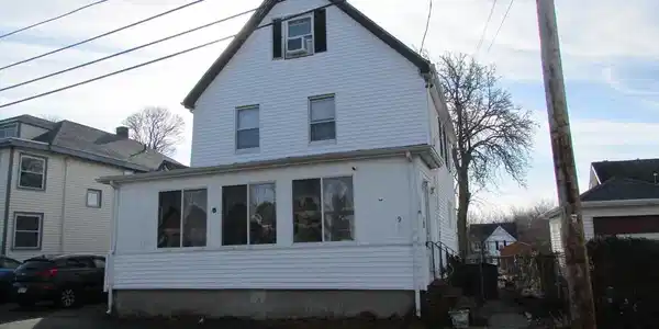 9 Holyoke St