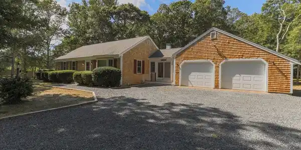 55 Berry Ave