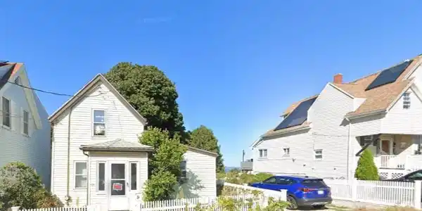 52 Crest Ave