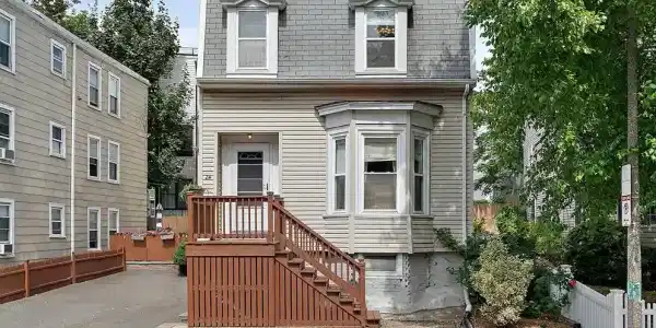 24 Moseley St