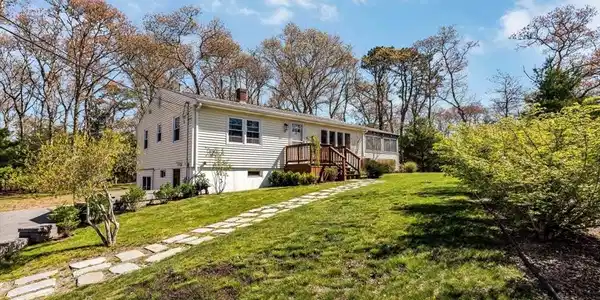 79 Clay Pond Rd