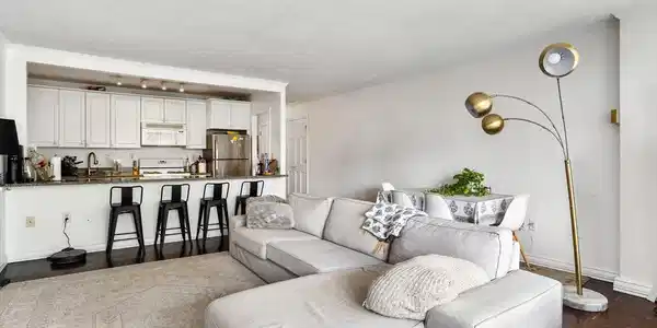 6 Whittier Pl