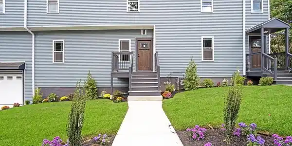 80 Warren Ave
