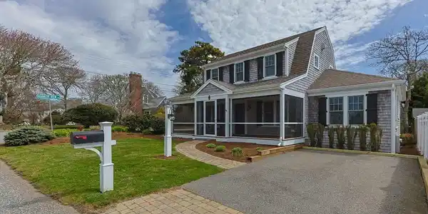 29 Hiawatha Rd