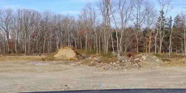 Lot 10 Lynch Way