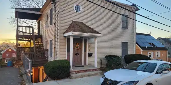 31 Hillside Ave
