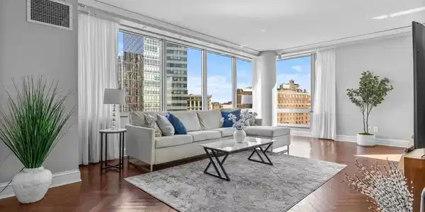 1 Charles Street South