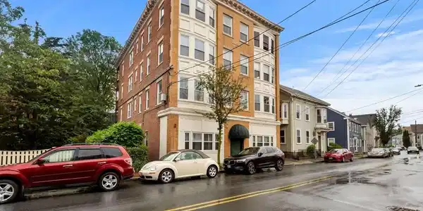 48 Essex Street