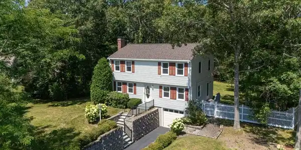 10 Pinehurst Dr