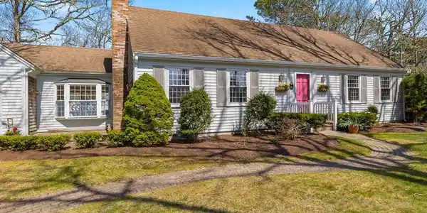 31 Bassetts Lane