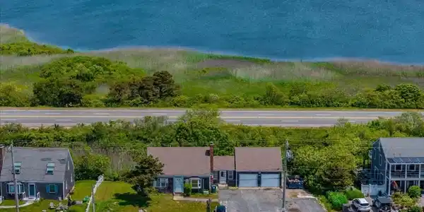 599 Shore Rd