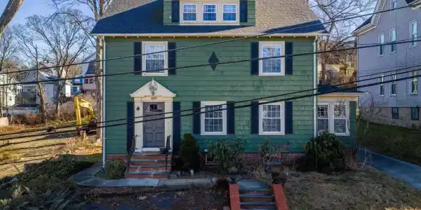 889 High St