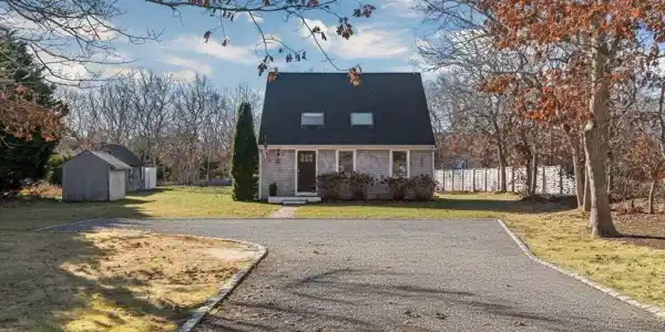 60 Saddle Club Rd