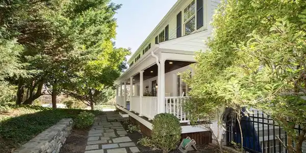 7 Border St