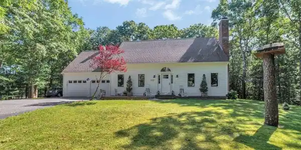 4 Lochstead Dr