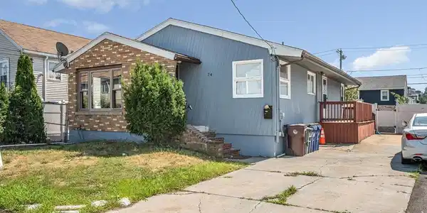 74 Gage Ave