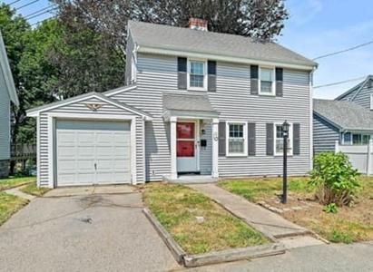 30 Russell St