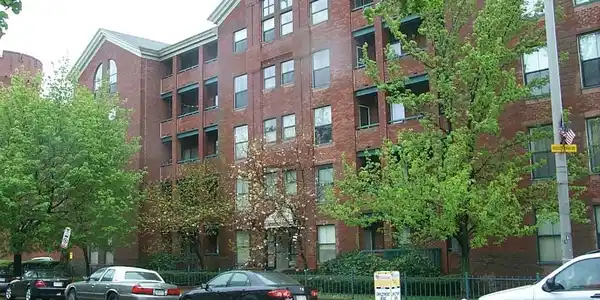 50 S Common St