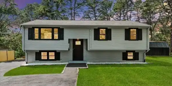 885 Long Pond Rd