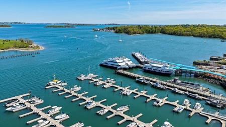 10 Shipyard Dr