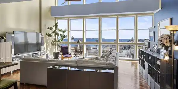 10 Ocean Ave