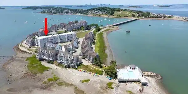 1 Commodore Ct
