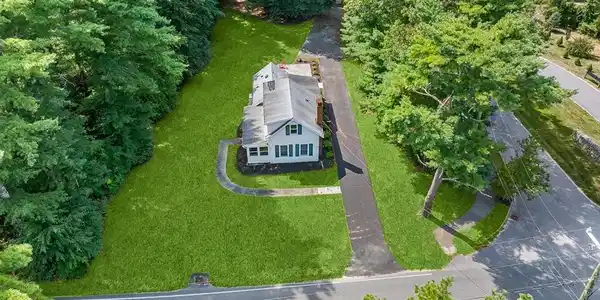 129 Great Neck Rd