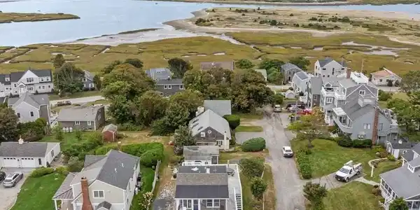35 Cliff Road South