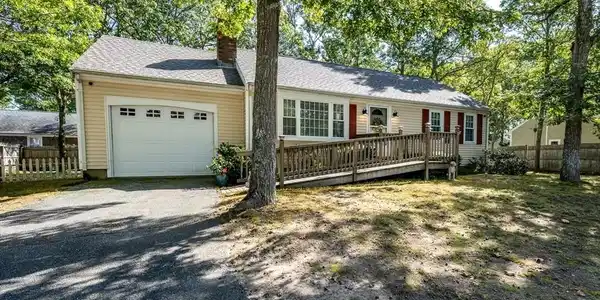 58 Seaboard Ln