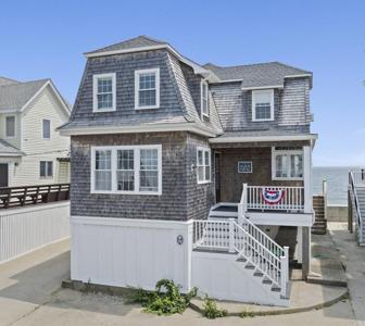 76 Bay Ave