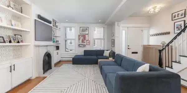 89 Baxter St