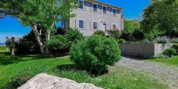 16 Bass Point Road