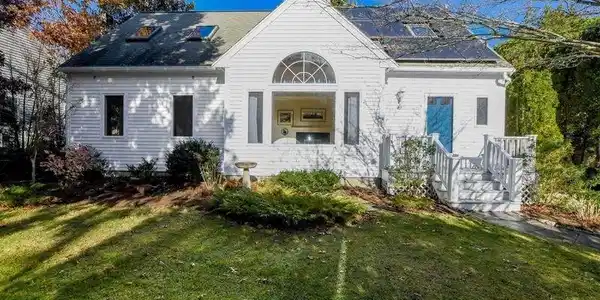 9 Cove Street