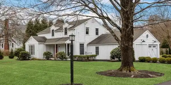 6 Woodland Dr