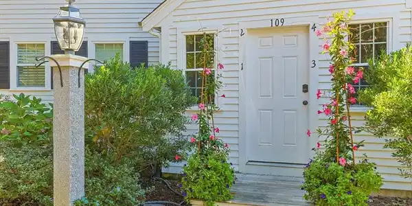 109 Misty Meadow Ln