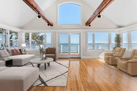 55 Sea Ave