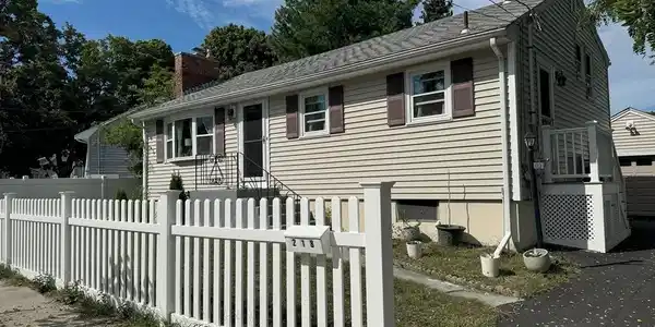 218 Hollis Ave