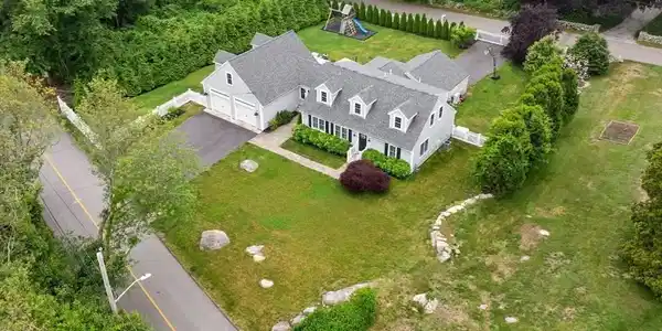 85 Mann Hill Rd