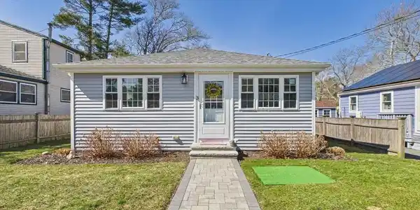 3 Hazel St