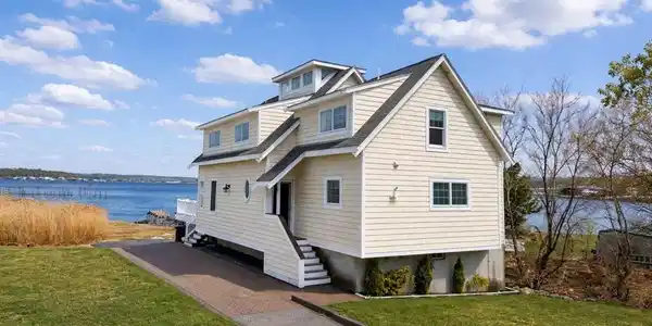57 Summit Ave