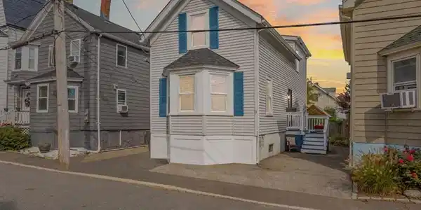 13 Beacon St