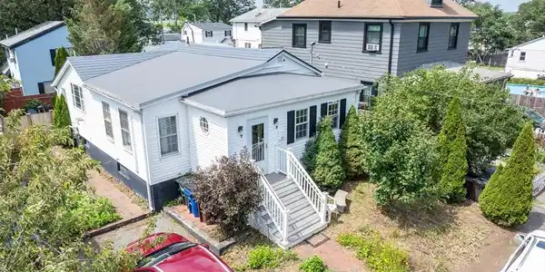 44 Woodland Rd