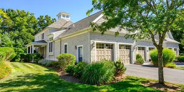 10 Backriver Road