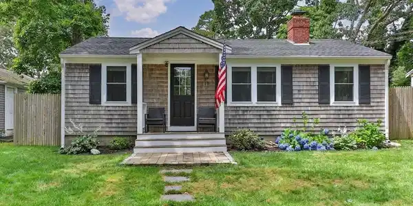 40 Nauset Rd