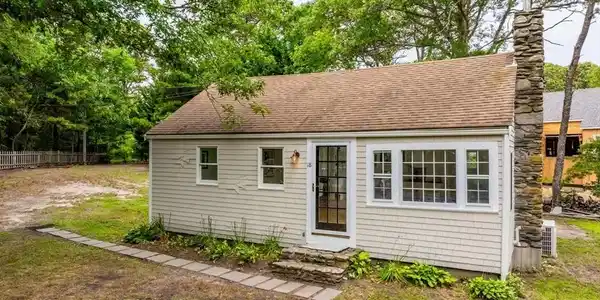 18 Quanset Rd