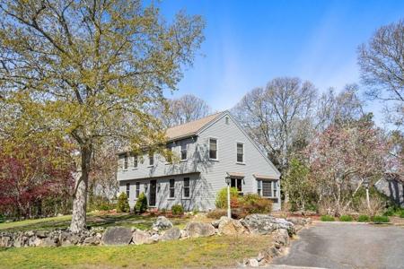 30 Knole Ln
