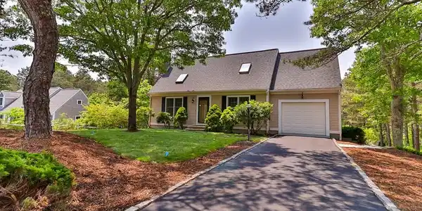 77 Wintergreen Rd