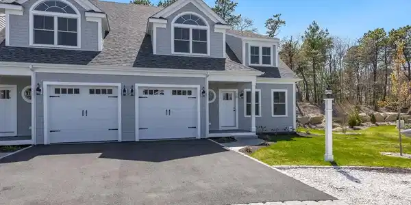 213 N Falmouth Hwy